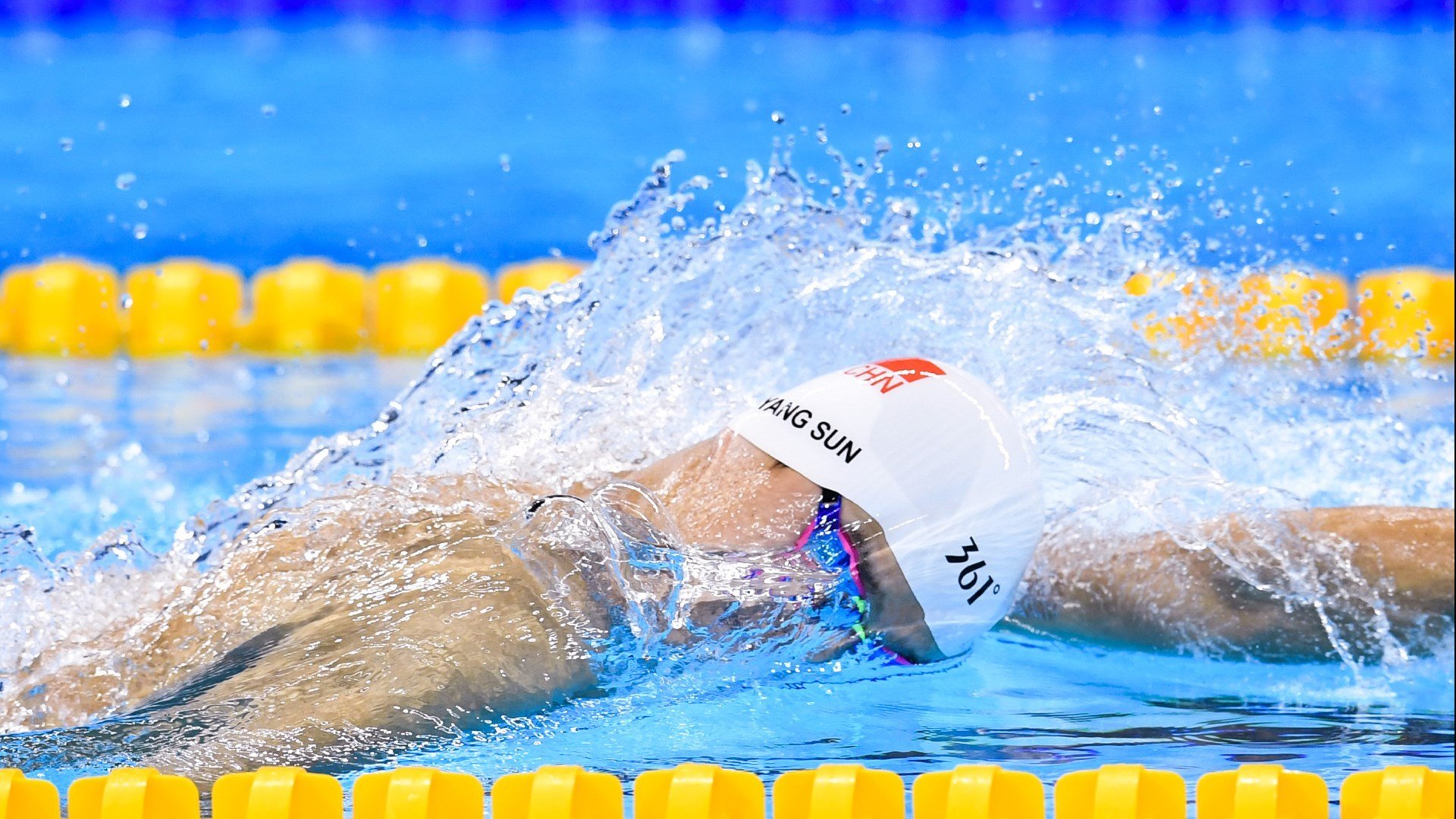 接力决赛美队后程逆转中国，美国队接力纪录